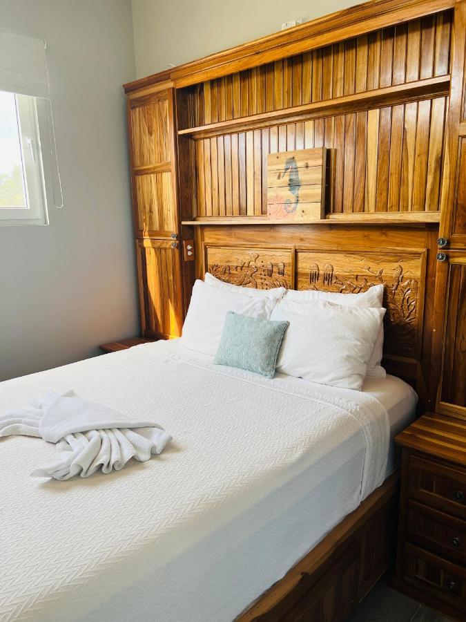 Ocean Breeze Hotel Placencia Екстериор снимка
