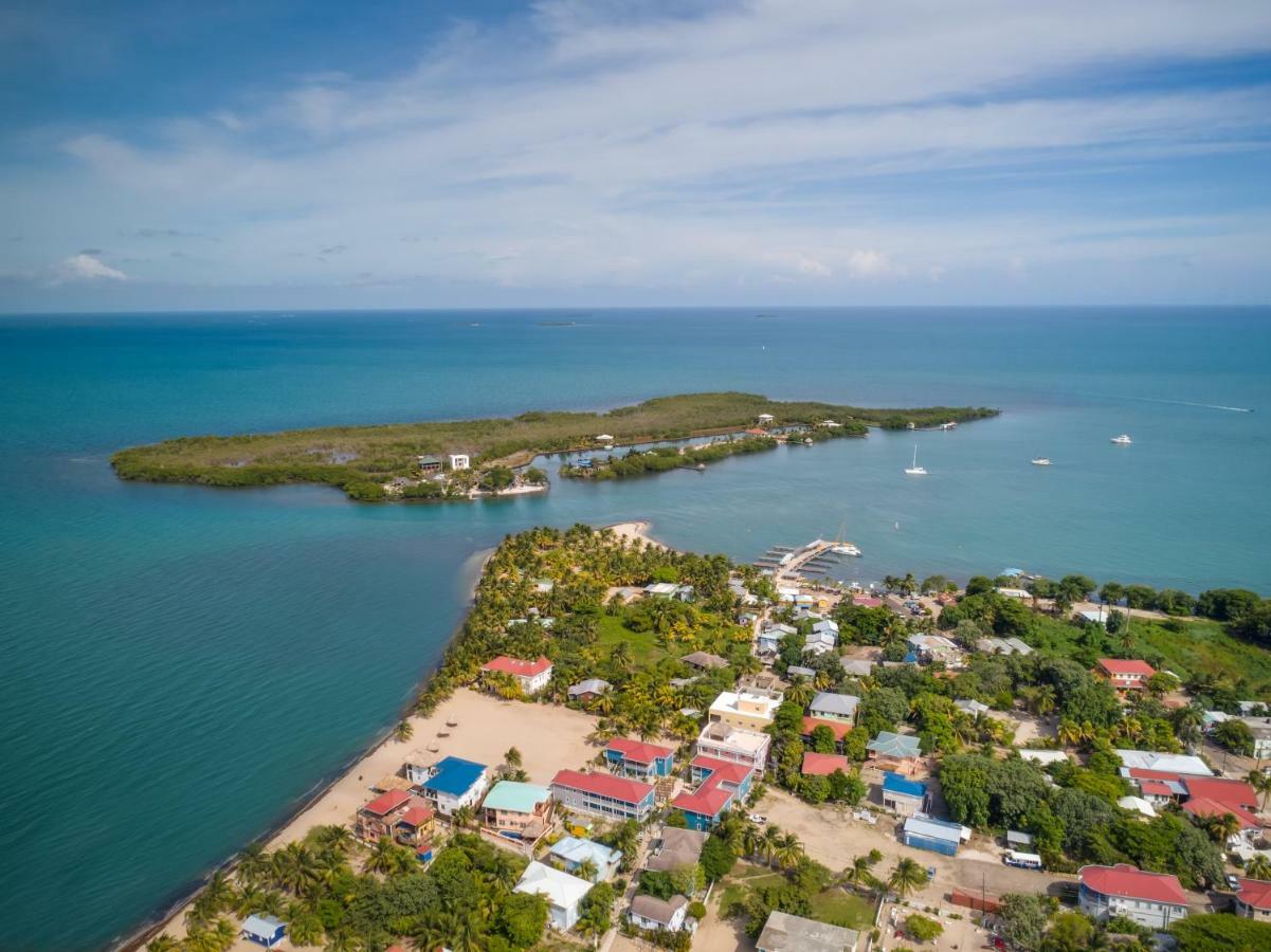 Ocean Breeze Hotel Placencia Екстериор снимка