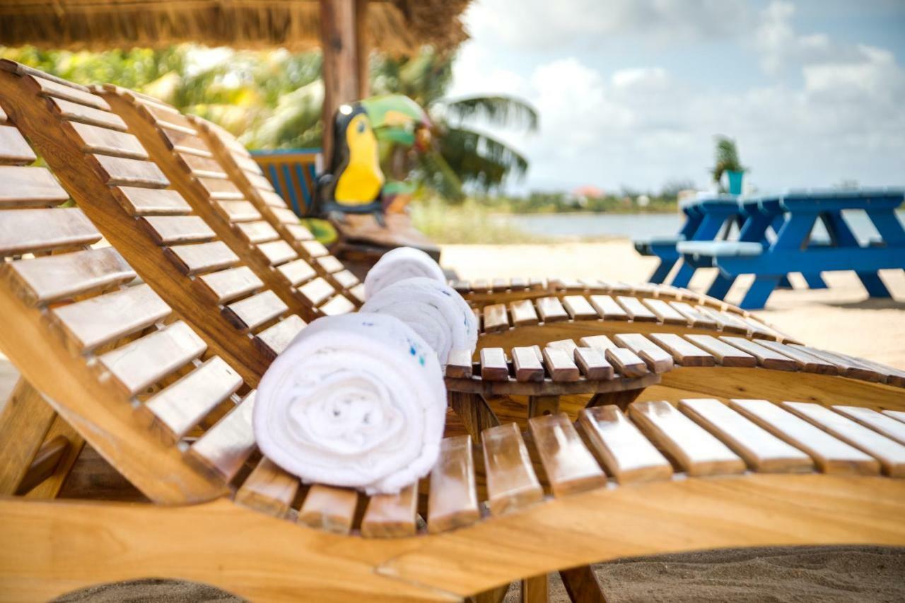 Ocean Breeze Hotel Placencia Екстериор снимка